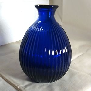 Gorgeous cobalt ribbed bud vase. NIB